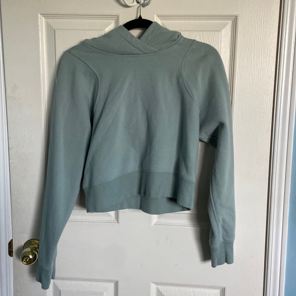 Lululemon Loungeful Cropped Hoodie SVBL